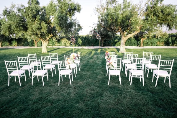 Romantic Wedding Editorial Filled With Soft Pastel Florals