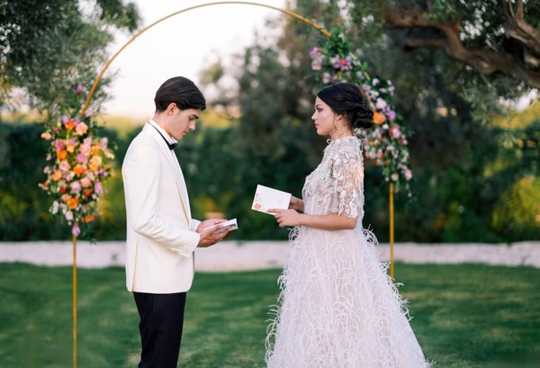Romantic Wedding Editorial Filled With Soft Pastel Florals