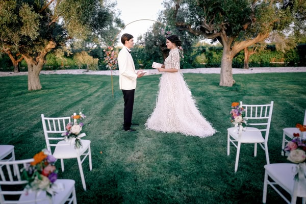 Romantic Wedding Editorial Filled With Soft Pastel Florals