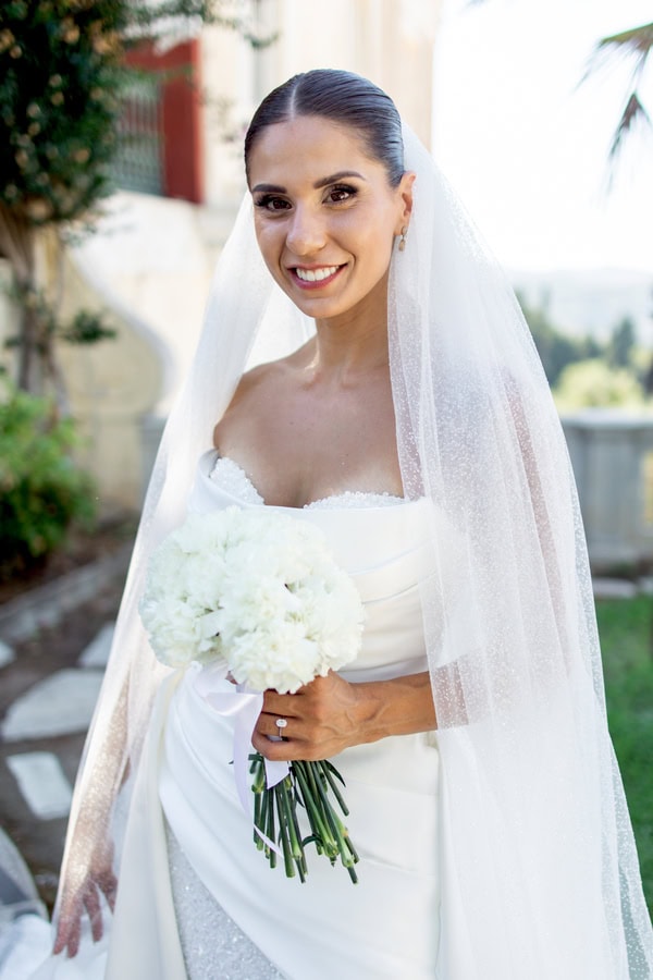 Romantic Wedding With White And Gold Details Patra