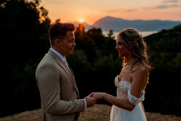 Summer Garden Style Wedding With Romantic Details