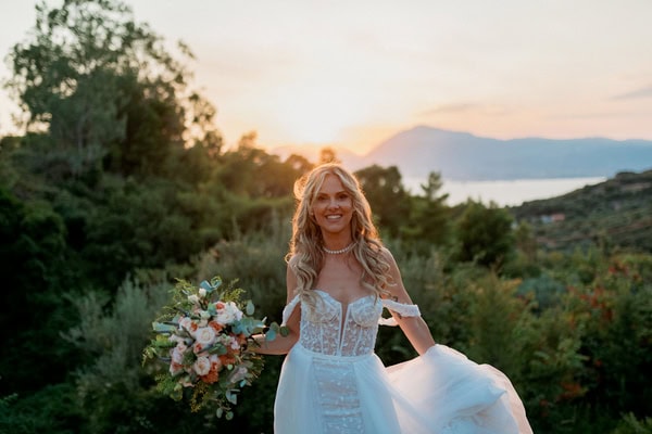 Summer Garden Style Wedding With Romantic Details