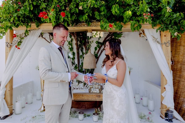 Summer Wedding Lythos White Flowers