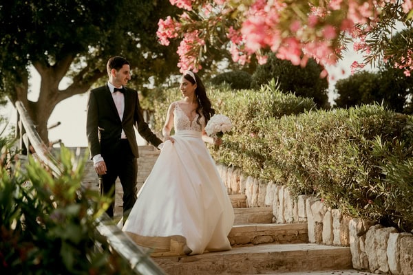 Summer Wedding With Romantic Details In Nicosia