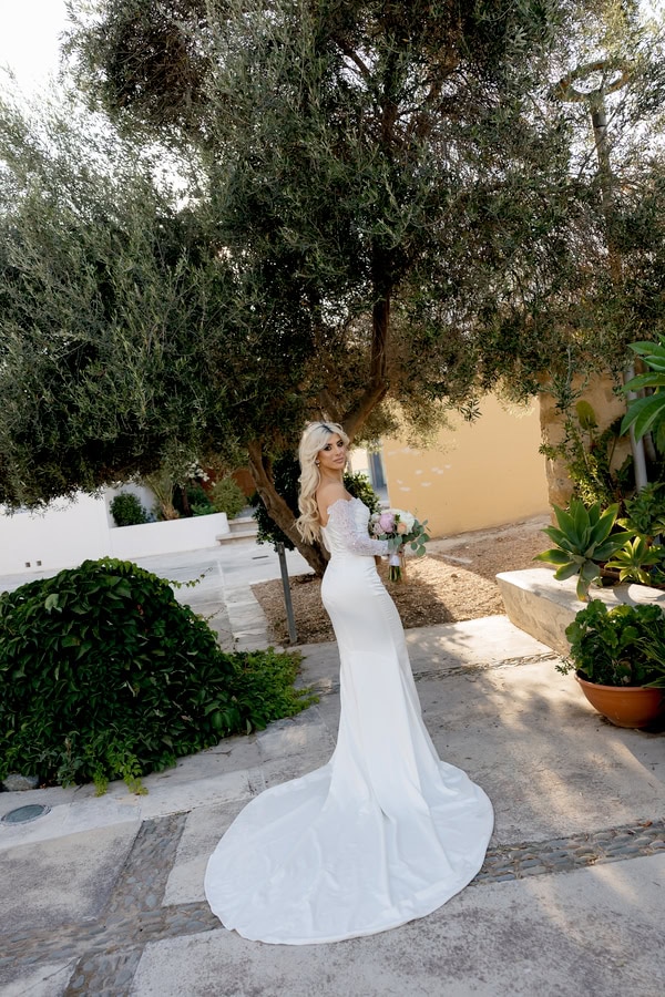 Beautiful Summer Wedding Blue Hues Chinoiserie Details