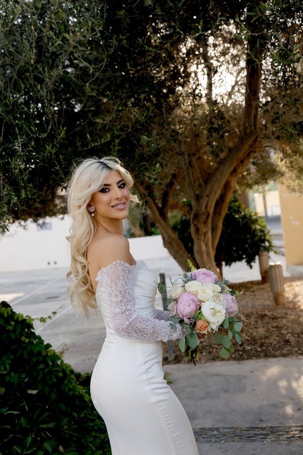 Beautiful Summer Wedding Blue Hues Chinoiserie Details