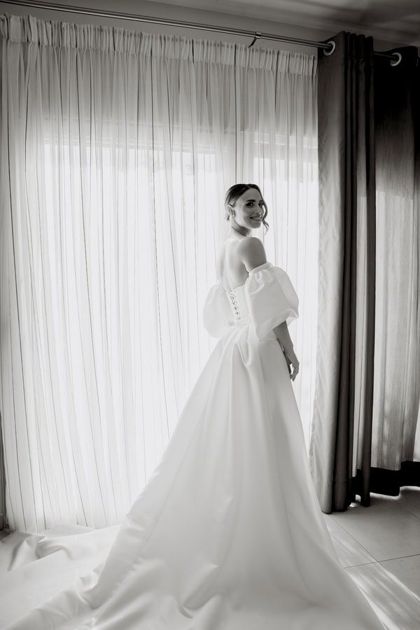 Romantic Chic Wedding Heraklio With White Flowers