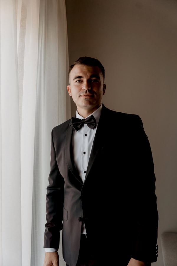 Romantic Chic Wedding Heraklio With White Flowers