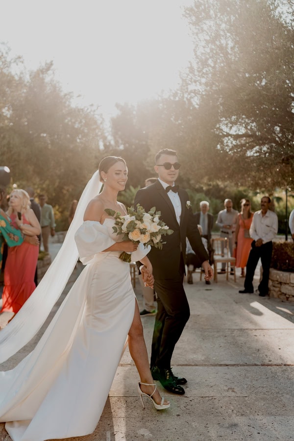 Romantic Chic Wedding Heraklio With White Flowers