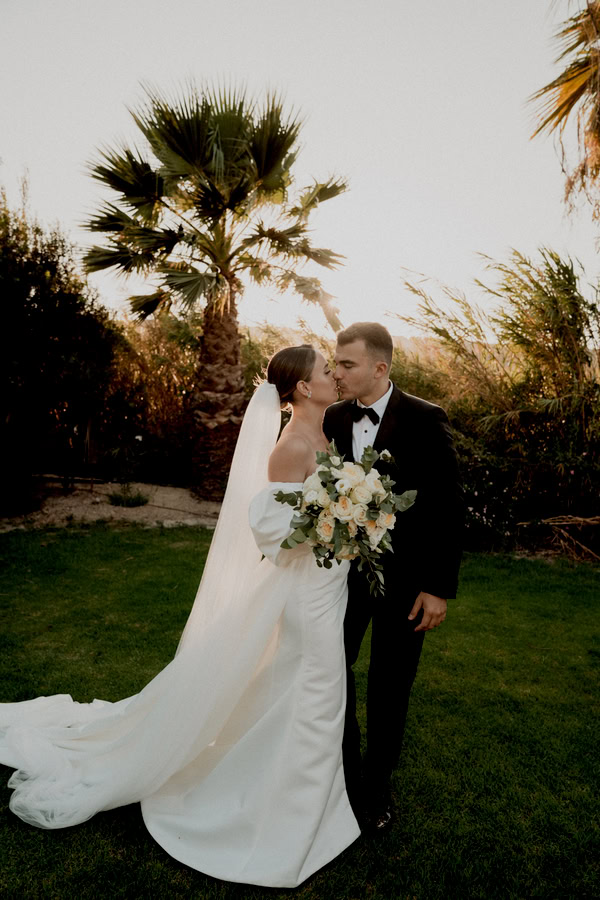 Romantic Chic Wedding Heraklio With White Flowers