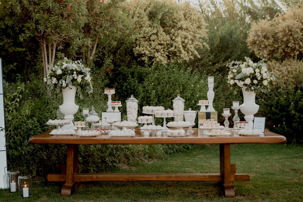 Romantic Chic Wedding Heraklio With White Flowers