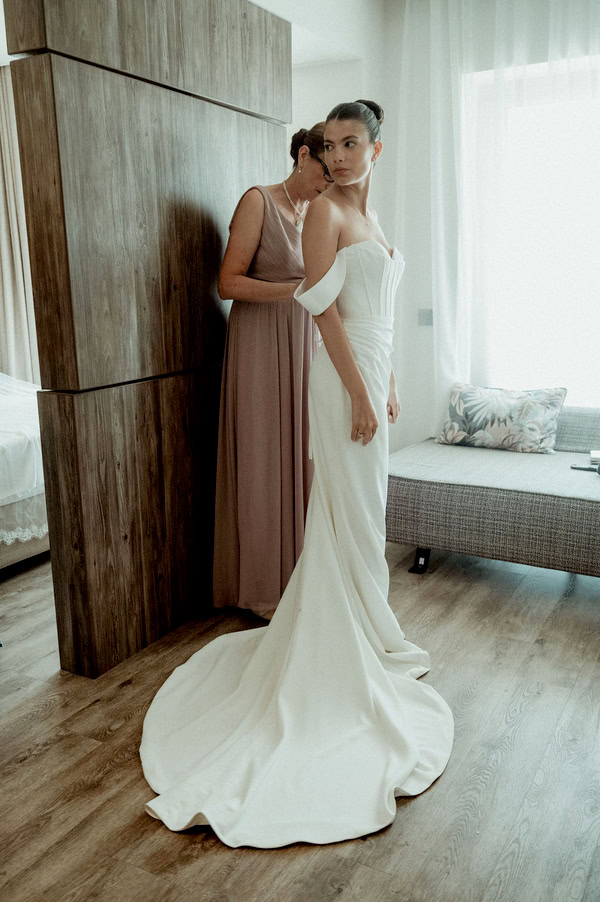 Romantic Summer Wedding White Flower Arrangements