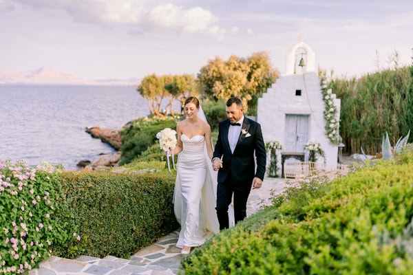 Romantic Wedding With White Florals