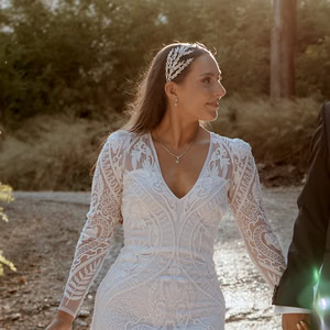 Rustic chic γάμος με παστέλ άνθη στους Αμπελώνες Μάρκου | Φωτεινή & Κωνσταντίνος