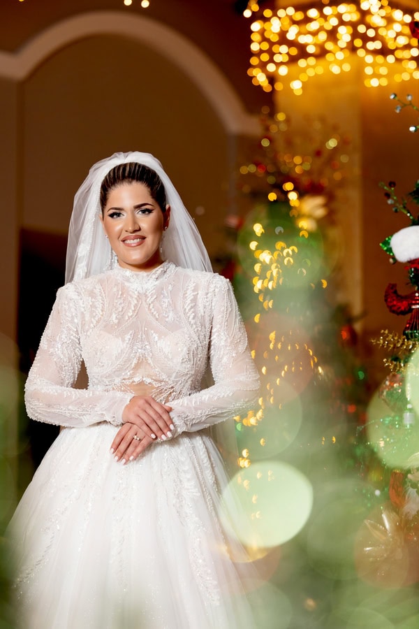 Stunning Christmas Wedding Deep Red Hues Luxurious Blooms