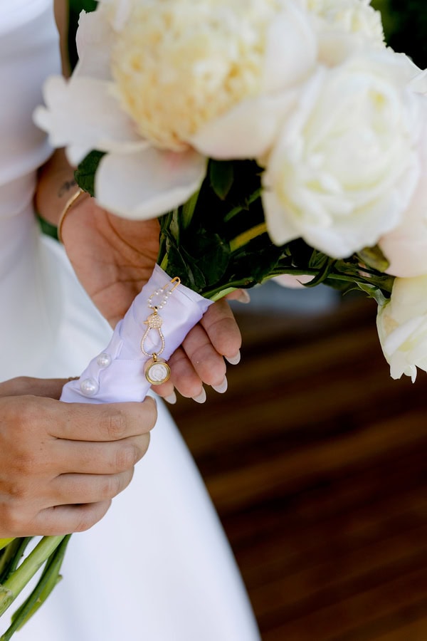 Summer Romantic Wedding In Kefalonia With White Florals