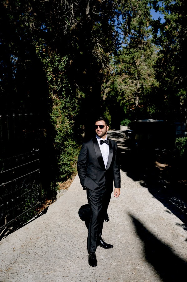 Summer Romantic Wedding In Kefalonia With White Florals