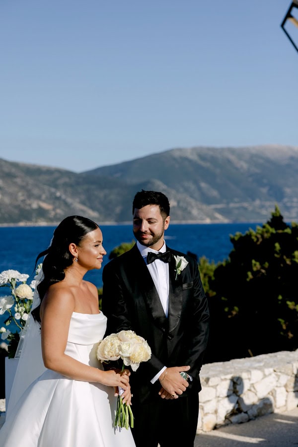 Summer Romantic Wedding In Kefalonia With White Florals