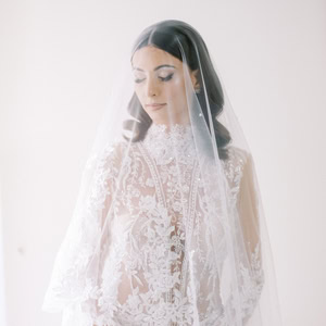 Καλοκαιρινός γάμος με λευκή παλέτα και elegant λεπτομέρειες | Πάνυ & Αντώνης