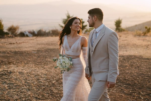 Boho chic γάμος στην Κοζάνη με λευκές λεπτομέρειες | Μαρία & Ιορδάνης