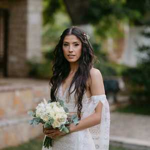 Boho chic γάμος στην Κοζάνη με λευκές λεπτομέρειες | Μαρία & Ιορδάνης