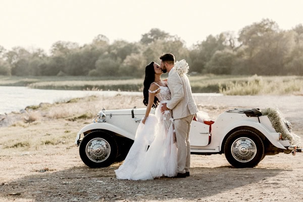 Chic Wedding All White Blooms