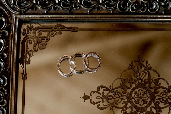 Chic Wedding All White Blooms