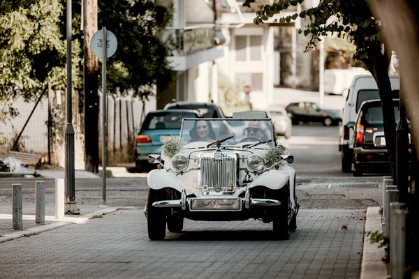 Chic Wedding All White Blooms