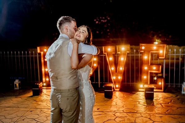 Garden Style Wedding Filled With Lovely Details