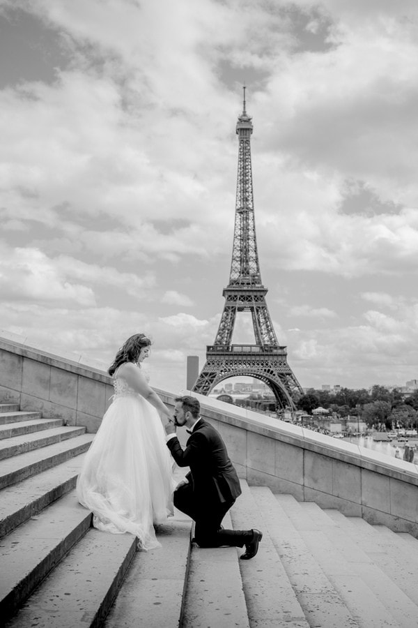 Romantic Next Day Photo Session Paris City
