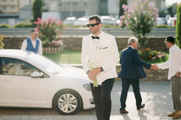 Romantic Summer Wedding Larisa White Details