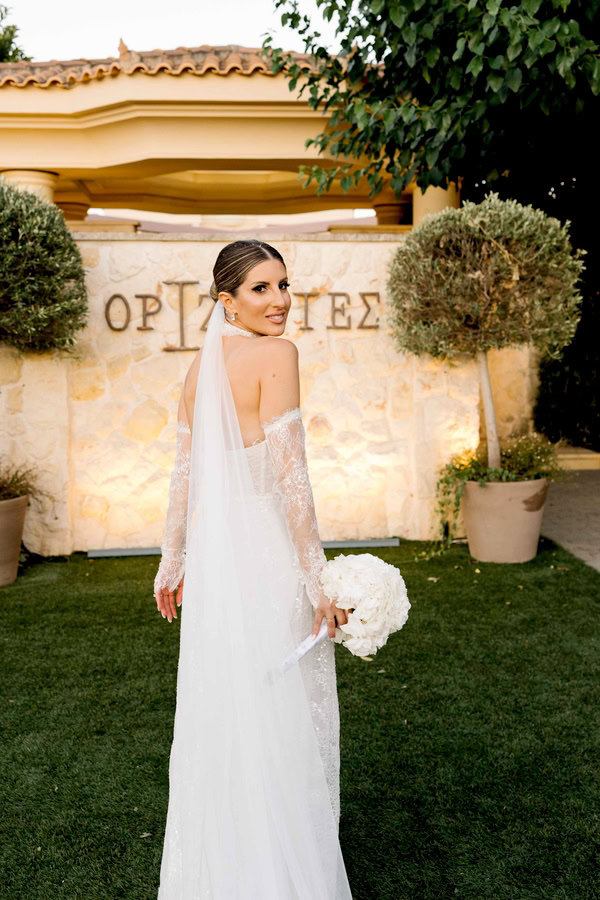 Romantic Wedding Orizontes Estate All White Florals