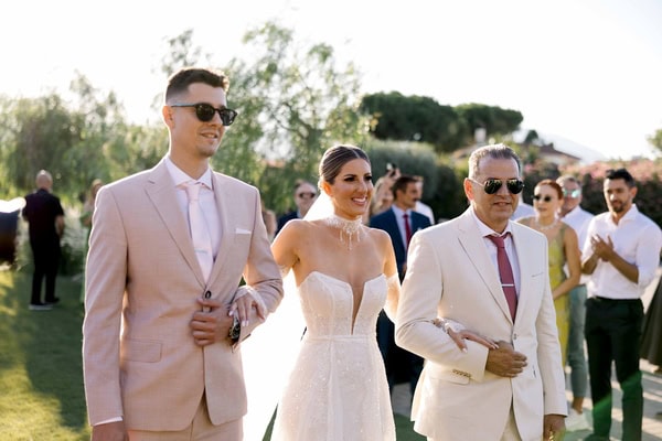 Romantic Wedding Orizontes Estate All White Florals