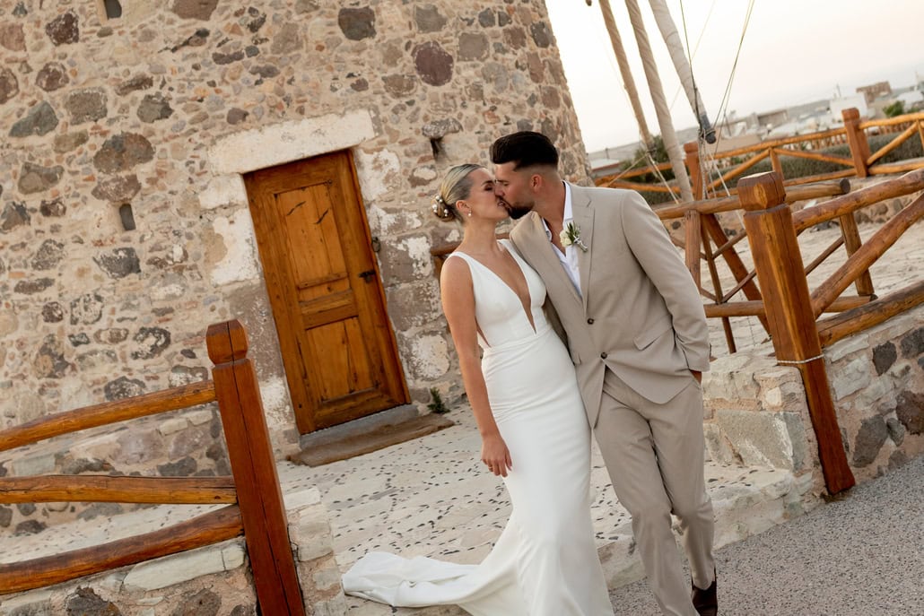 Ένας καλοκαιρινός γάμος στην Κω με λευκά άνθη και έμπνευση από τη φύση | Grace & Αλέξαντρος