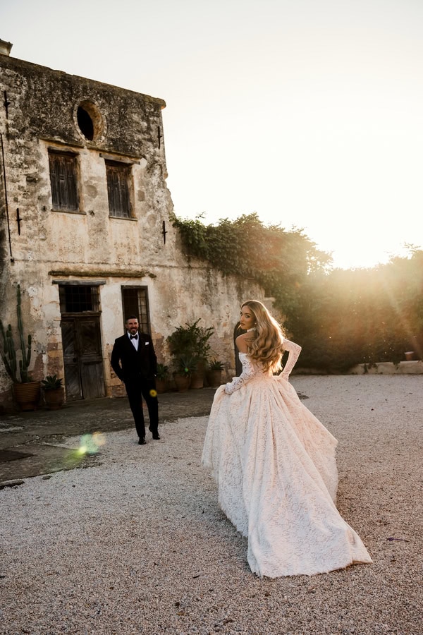 Chic Wedding Chania White Flowers