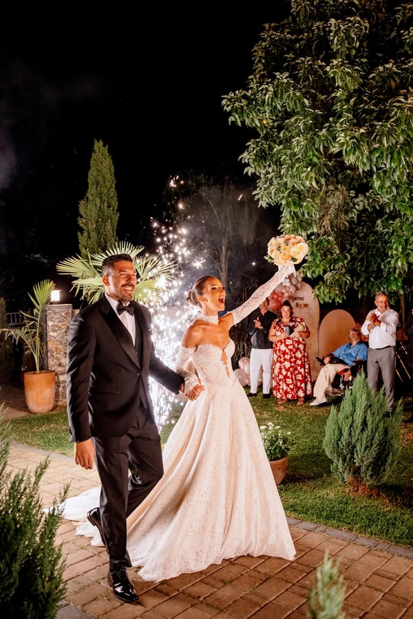 Chic Wedding Chania White Flowers