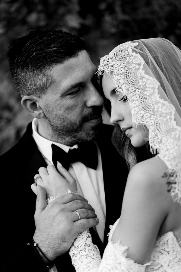 Chic Wedding Chania White Flowers