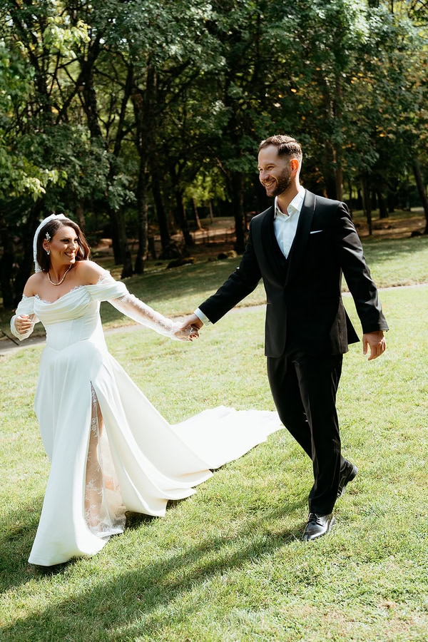 Chic Wedding Naousa All White Flowers