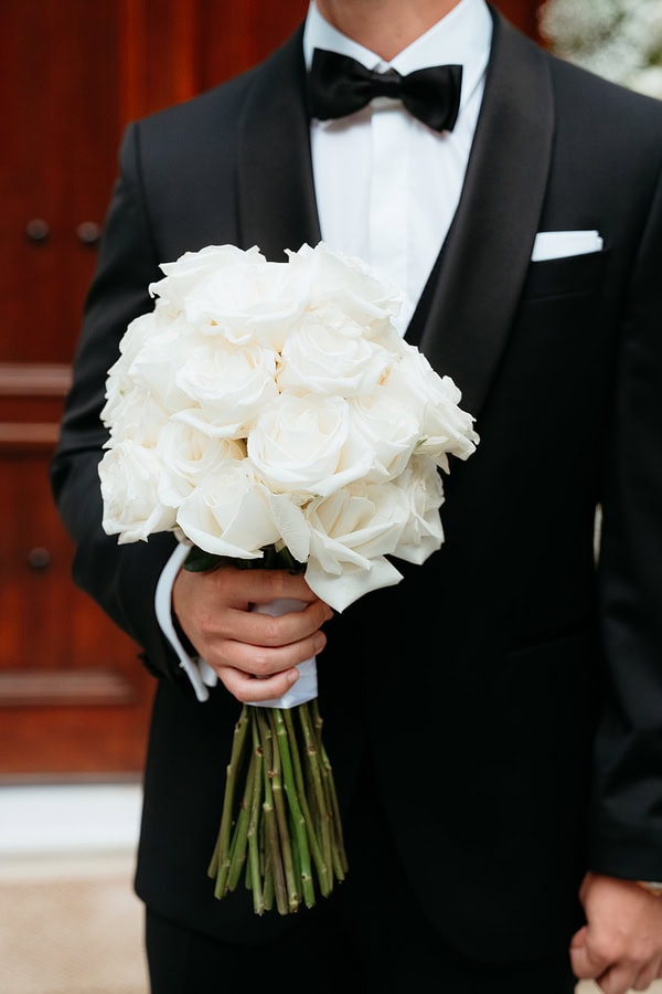 Chic Wedding Naousa All White Flowers