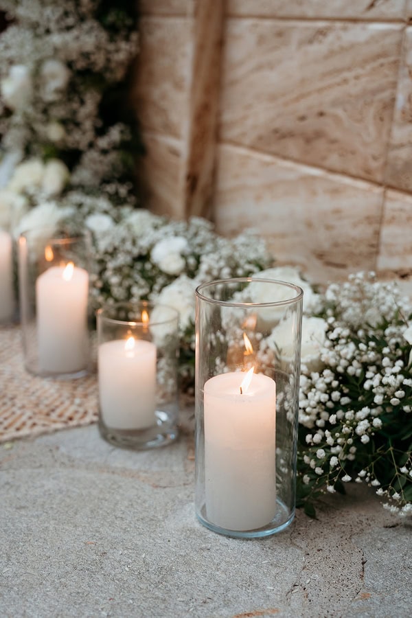 Chic Wedding Naousa All White Flowers