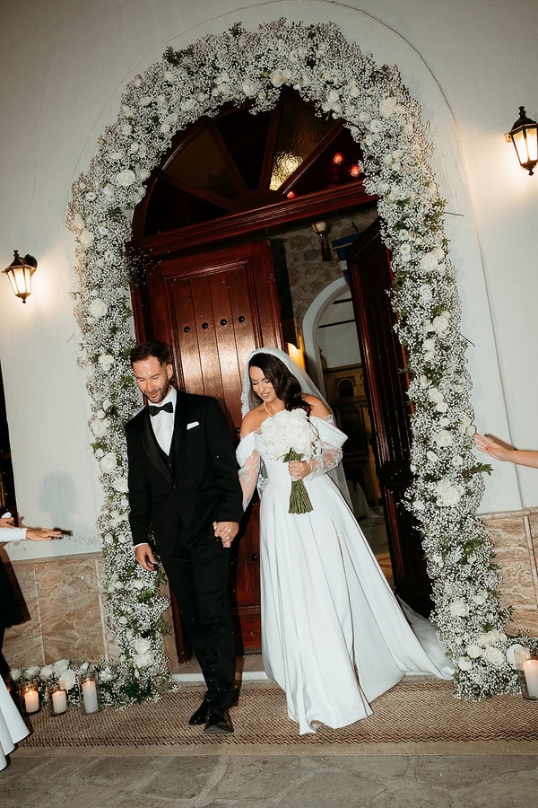 Chic Wedding Naousa All White Flowers
