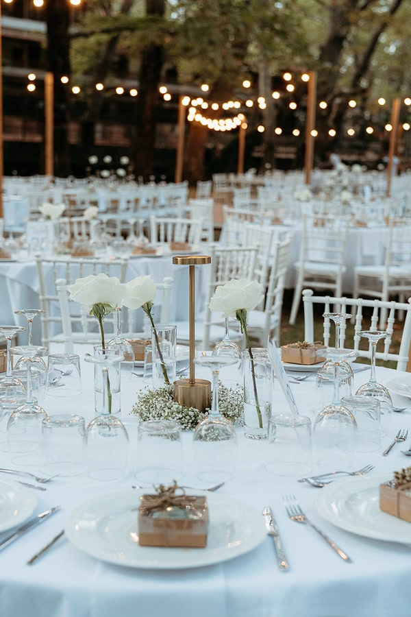 Chic Wedding Naousa All White Flowers