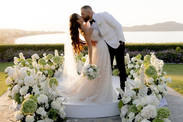 Ένας παραμυθένιος γάμος στην Κρήτη με θέα τη θάλασσα | Andreea & Joey