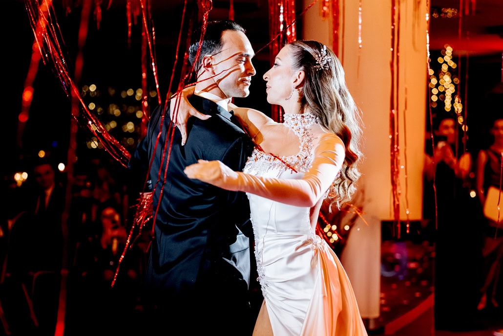 Glamorous χειμωνιάτικος γάμος με κατακόκκινα λουλούδια | Κατερίνα & Nikolay