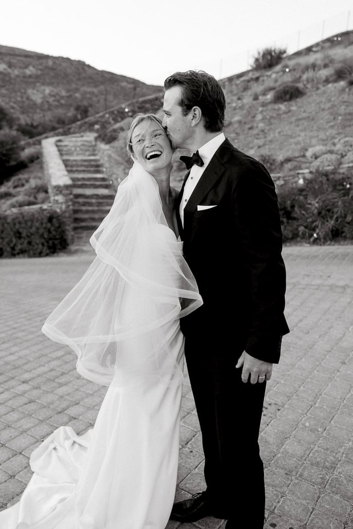 Ρομαντικός και chic destination γάμος στην Τήνο | Haley & Mitchell