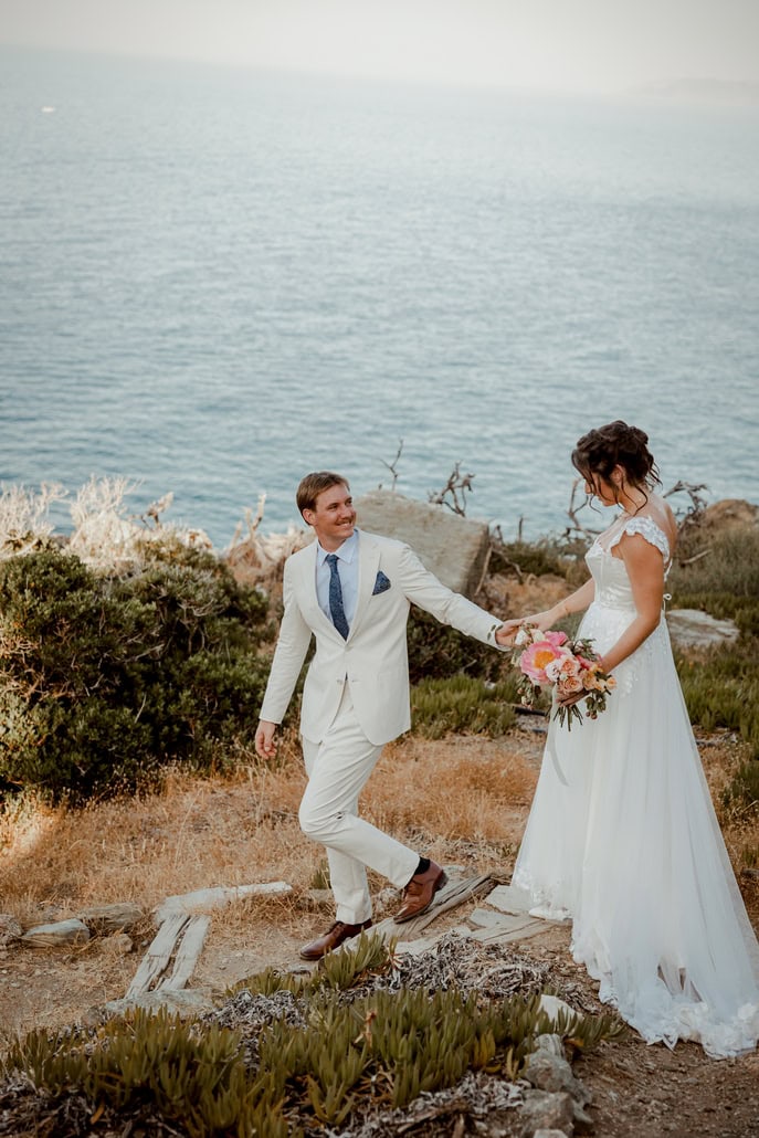 Ρομαντικός destination γάμος στην Εύβοια με φόντο το απέραντο γαλάζιο | Agam & Erik