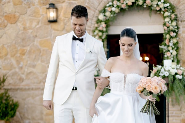 Ρομαντικός καλοκαιρινός γάμος στο Domaine Costa Lazaridi | Νίκη & Γιάννης