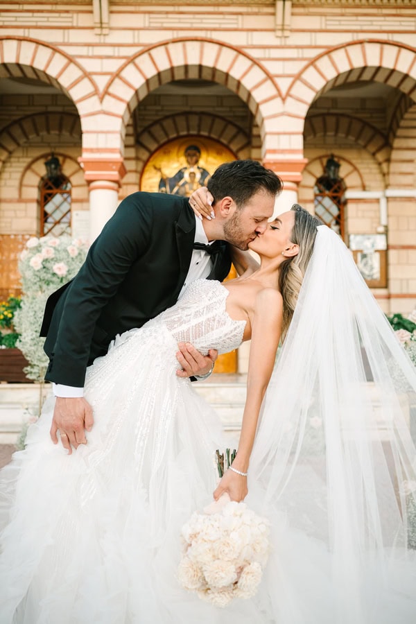 Romantic Summer Wedding Pietris Estate Pretty Details