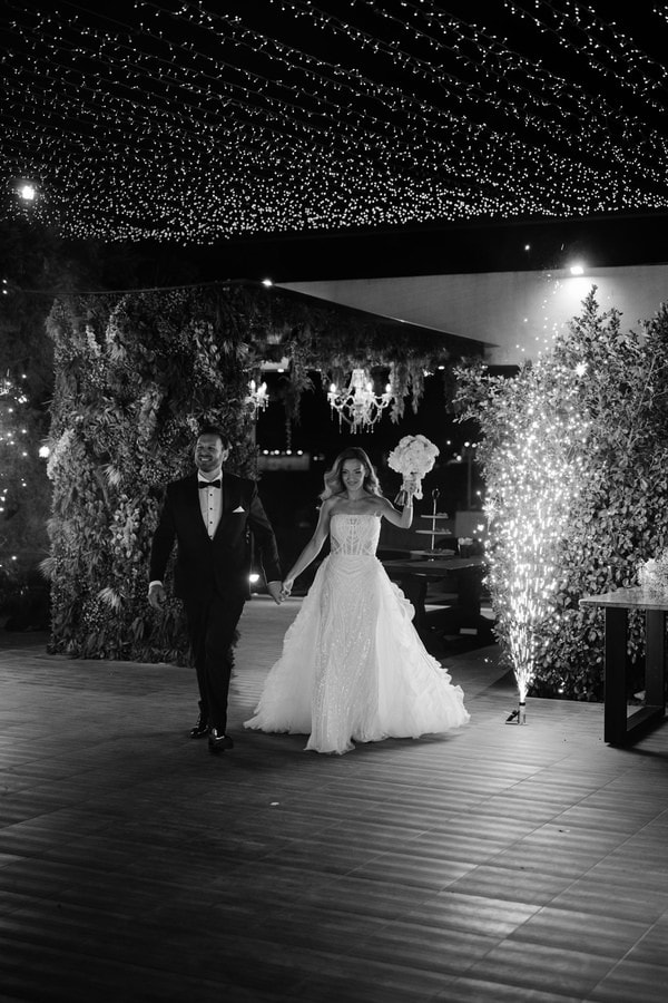 Romantic Summer Wedding Pietris Estate Pretty Details