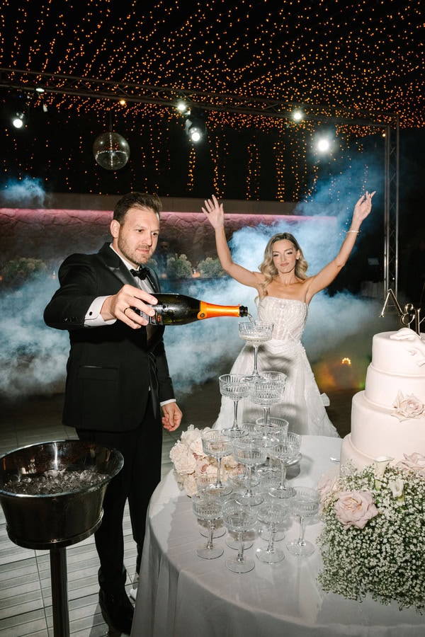 Romantic Summer Wedding Pietris Estate Pretty Details